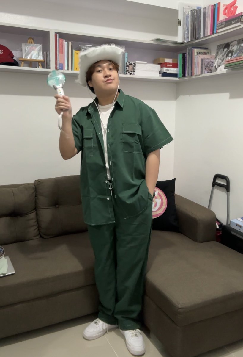 AMPisthyname's tweet photo. Here’s my outfit for #ASMinBulacan ! 🤭💚🤍 Going very Sweet Mirage x Blue Hour vibe 😅 

If you know me sa TikTok or YT pls say Hi! 🥹 Wanna meet new MOA besties in person!🫶🏻

 #TXT #TXTinBulacan #ACT_SWEET_MIRAGE_BULACAN
#TXT_ASM_TOUR_in_BULACAN  #ACT_SWEET_MIRAGE #MOA #MOAPH https://t.co/41sG6Sbx5T
