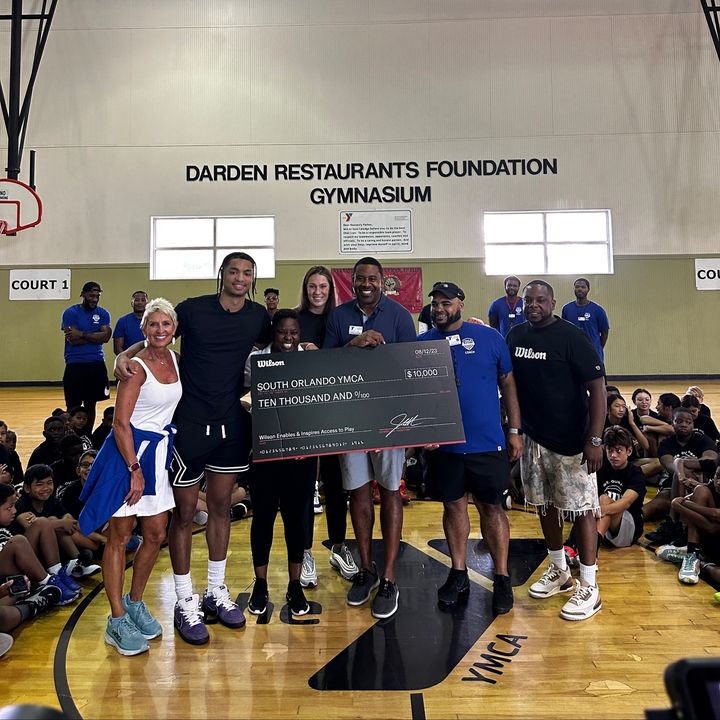 YCentralFlorida's tweet photo. Our South Orlando YMCA extends heartfelt gratitude to @WilsonSportingG and @JettHoward5 for their donation of $10,000 in funds to Enable Access to Play for our Orlando youth. 🏀

Together, we're creating a better community for all! 💙 

@OrlandoMagic 
@ymca https://t.co/qCr3ZV7f7Z