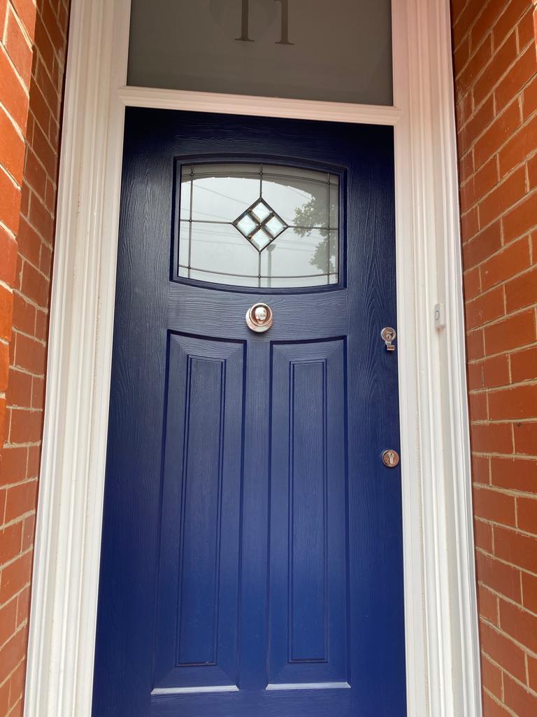 Happy Saturday! ☀️

This 'Blue on White'  Rock Door features 'white outer frame' and truly brightens the exterior of this property!

To see more, visit our website today!
#doors #windows #rockdoor #cheshire @rockdoorltd
