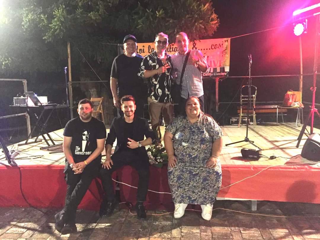 Gabriel27586420's tweet photo. Ieri sera bellissima serata, è sempre un'emozione per me essere sul palco, ringrazio Oreste Datti per avermi dato questa bellissima opportunità. ❤️
#GabrieleCosta #live #estatelive #dimmicosapensi https://t.co/WGGrSQjGzV