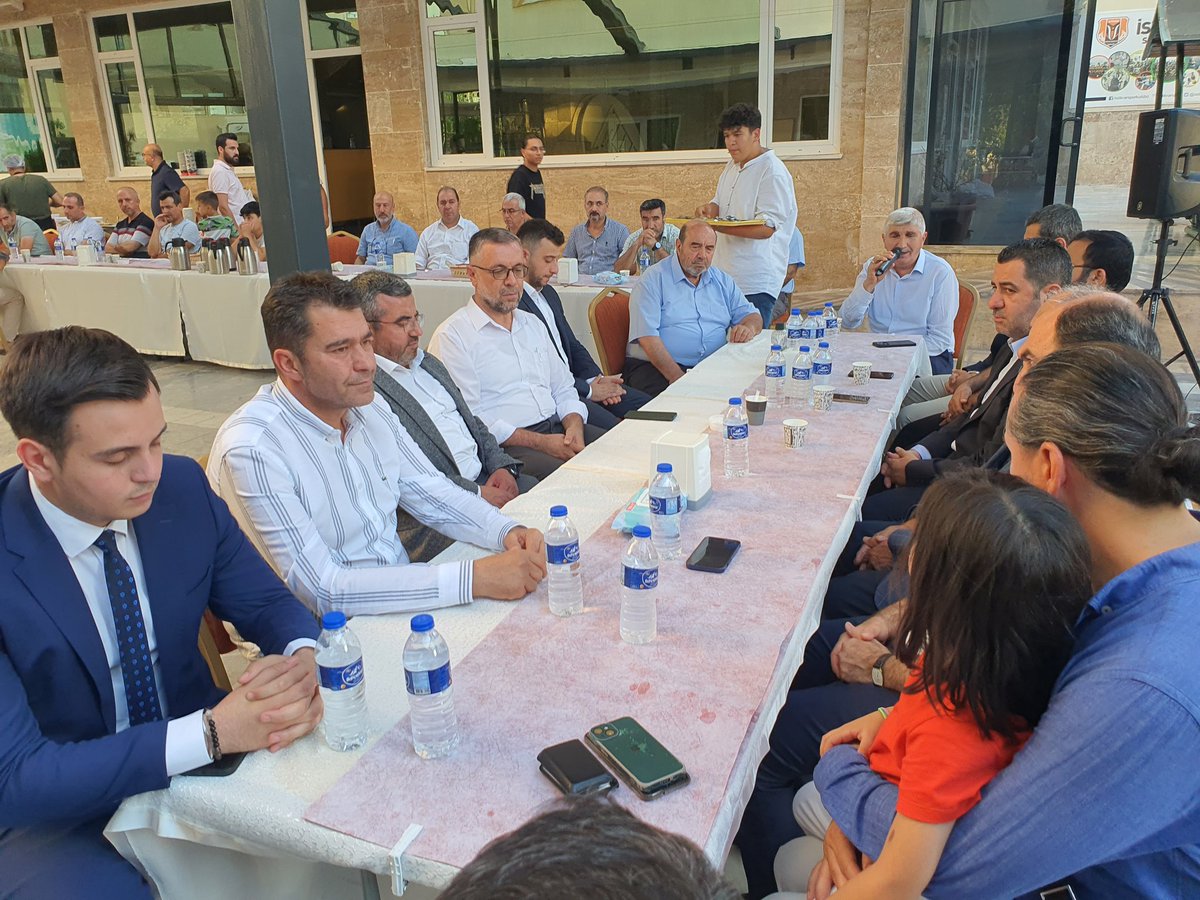 Abdlkadirs27's tweet photo. Yönetim kurulu üyelerimiz,
Bölge başkanlarımız,
#Gaziantep Milletvekili'miz @BBozgeyik_27 ile birlikte 
Bülbülzade Vakfı başkanı Turgay Aldemir babası'nın taziyesine katıldık.

Rabbım rahmet eylesin mekanı cennet olsun inşallah.

@erkankandemir 
@Hakan_Kahtali 
@abdulhamitgul https://t.co/lCEIC63sMG