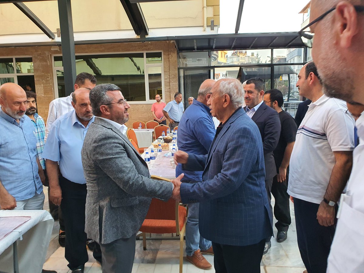 Abdlkadirs27's tweet photo. Yönetim kurulu üyelerimiz,
Bölge başkanlarımız,
#Gaziantep Milletvekili'miz @BBozgeyik_27 ile birlikte 
Bülbülzade Vakfı başkanı Turgay Aldemir babası'nın taziyesine katıldık.

Rabbım rahmet eylesin mekanı cennet olsun inşallah.

@erkankandemir 
@Hakan_Kahtali 
@abdulhamitgul https://t.co/lCEIC63sMG
