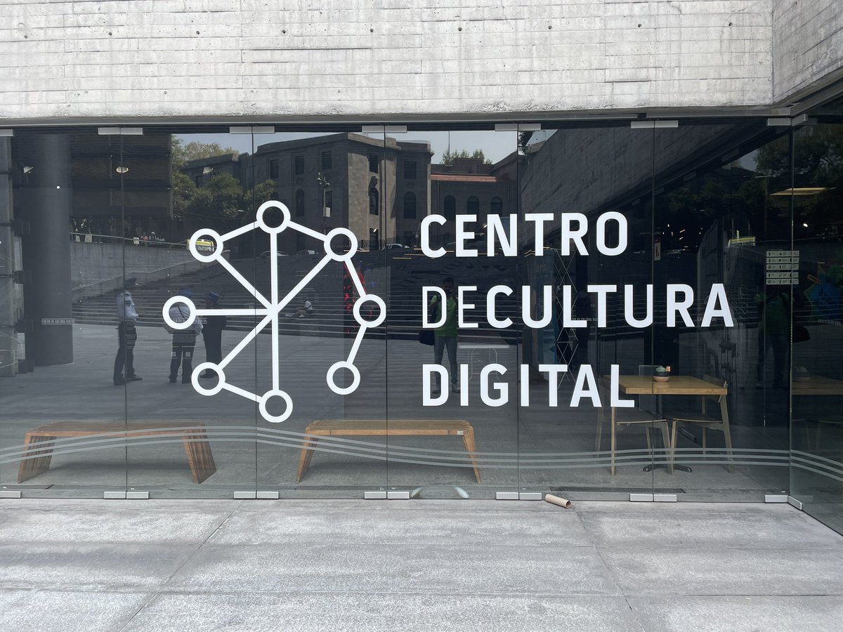 AlasyRaices's tweet photo. 🤩👏 ¡Estamos por arrancar la segunda edición de #ChicleyPega desde el @CCDmx!

🤘🏻🧙 Vamos a iniciar con un padrísimo juego de rol “El Cuerno de la bruja”

🏃🏃‍♀️ ¿Ya vienes? https://t.co/Es5PbTbAEw