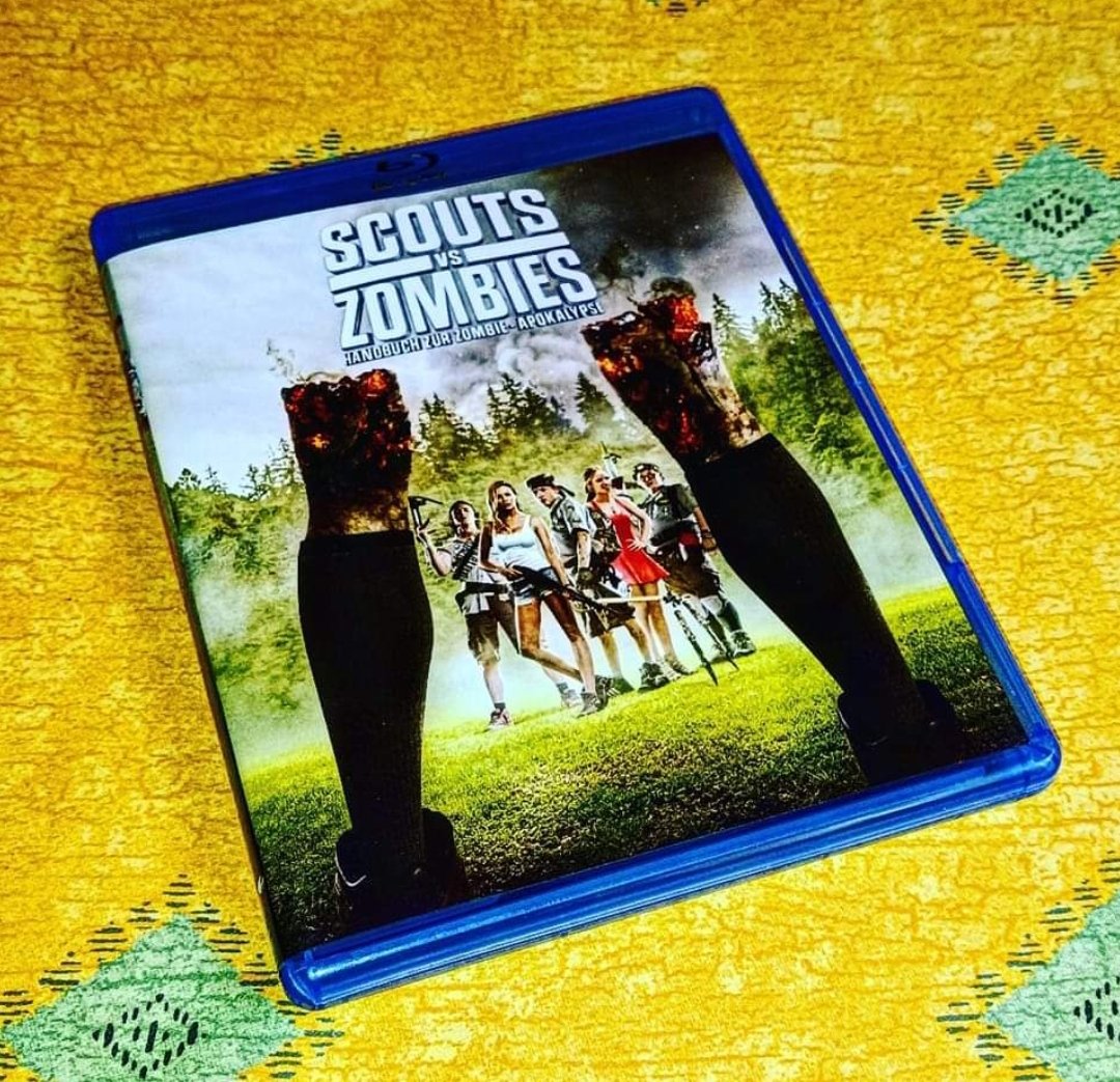 myerschucky's tweet photo. Viendo: #ScoutsGuideToTheZombieApocalypse (2015) https://t.co/ZJe7eKFSHW