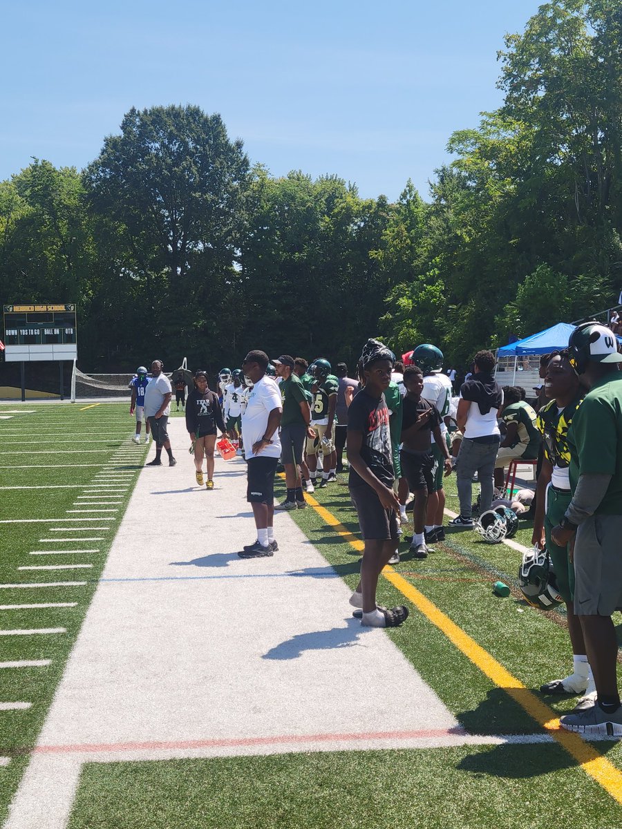 ehphelps's tweet photo. It's the most wonderful time of the year!! Here we go! Warrior Nation is on the rise! I love my job 💚💛💚💛 @hhs_prncpl @_WarriorNation1 https://t.co/7KQioLxyNN