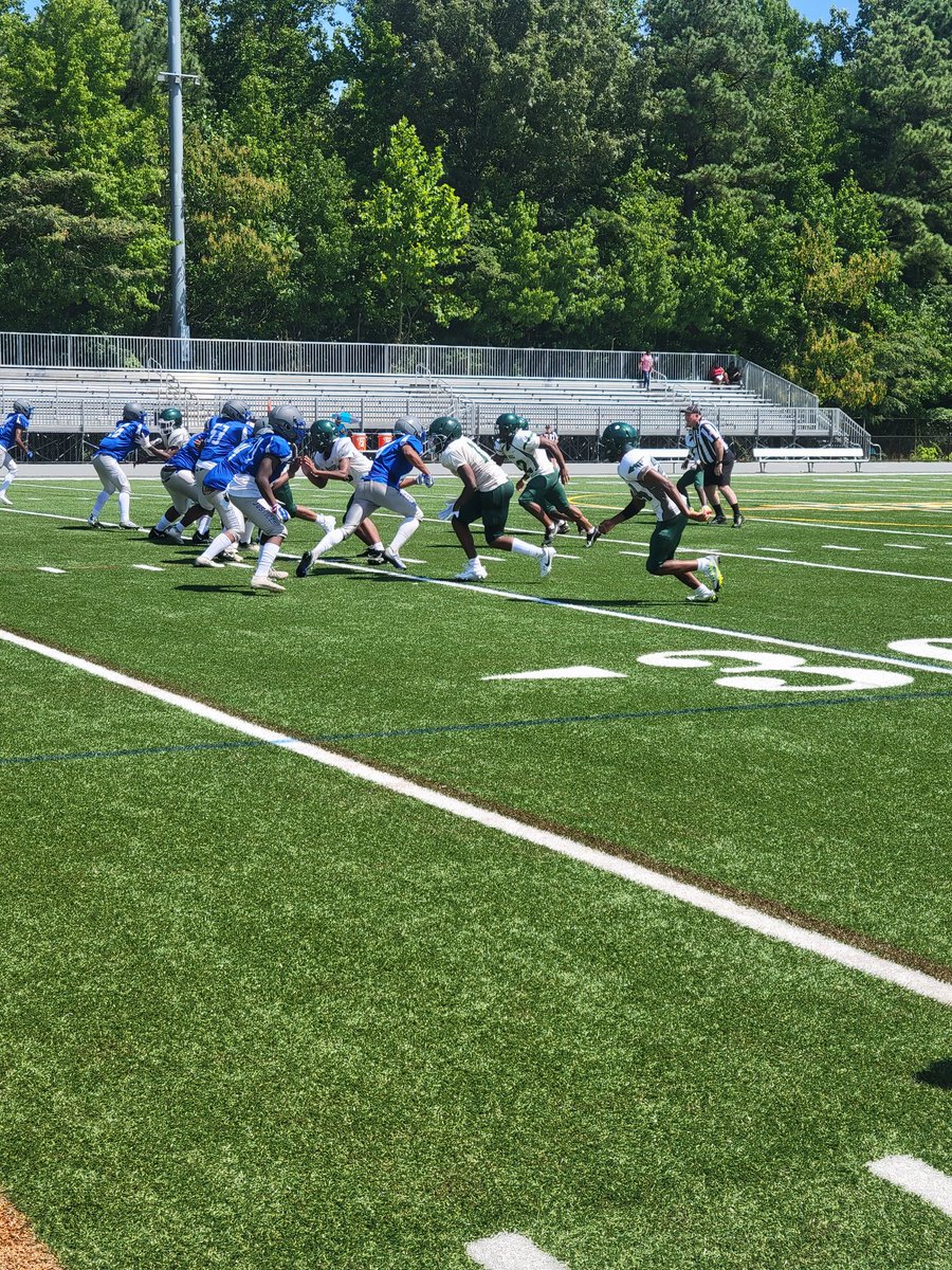 ehphelps's tweet photo. It's the most wonderful time of the year!! Here we go! Warrior Nation is on the rise! I love my job 💚💛💚💛 @hhs_prncpl @_WarriorNation1 https://t.co/7KQioLxyNN