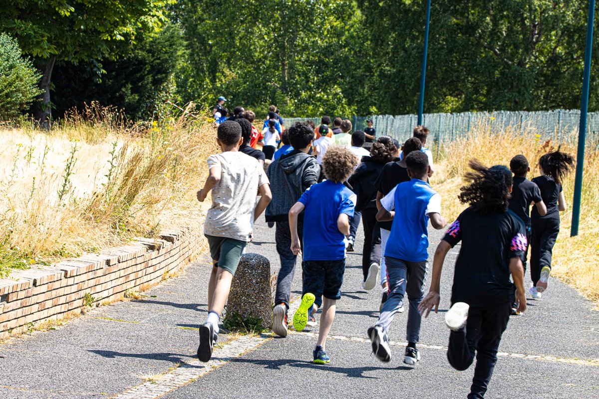 CToupets's tweet photo. #FRAPPADINGUE - 1ère édition | 
Quelques souvenirs de cette folle journée !! Du sport mais surtout, de la bonne humeur ! Merci à M.Bernier pour l'organisation ainsi qu'à la ville de @vaureal et aux équipes du collège qui ont rendu cet événement possible.
#acversailles 
#valdoise https://t.co/D3iIa5TGpV