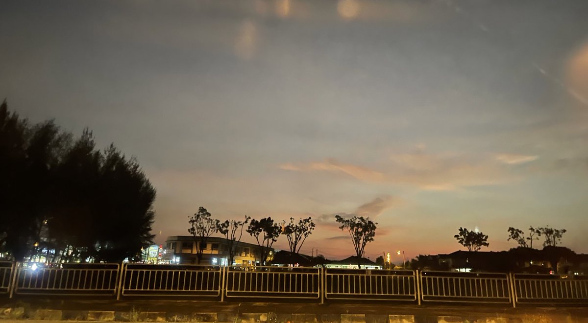 ChengTK2's tweet photo. Calming sunset 🧡 https://t.co/v3fcVHOqqq