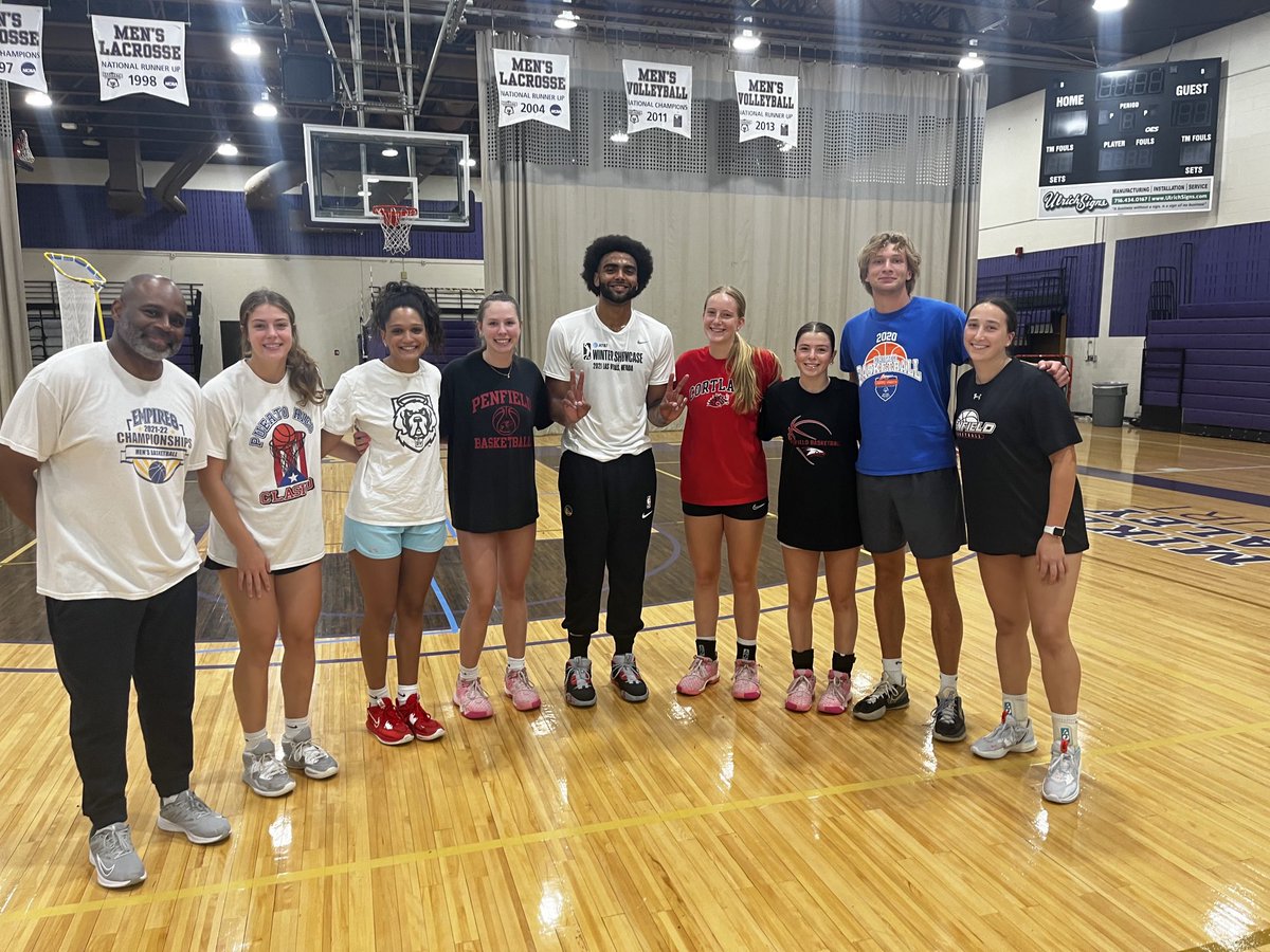 Sharing the gym with NBA veteran Anthony Lamb who was training with Nazareth Coach Dennis Walker.