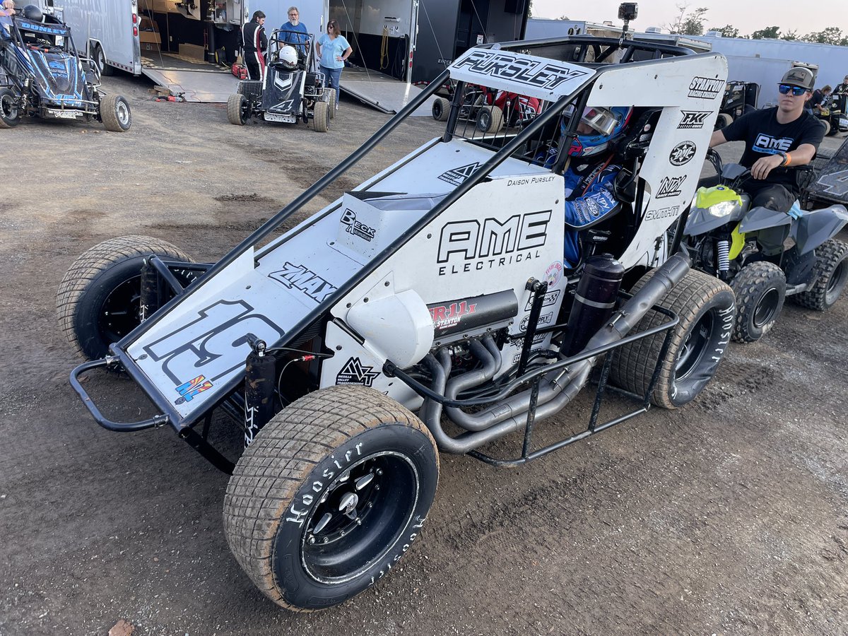 RacingProMedia's tweet photo. For the first time in his young career, #DaisonPursley is a Feature winner with the #XtremeOutlawMidgetSeries
#JadeAvedisian #ChaseMcDermand #Racing #Winner #Dirt #PathValleySpeedway #AppalachianMidgetWeek #Pennsylvania @DaisonPursley
https://t.co/3SkDjv3zcL https://t.co/r2aPj0DmKY