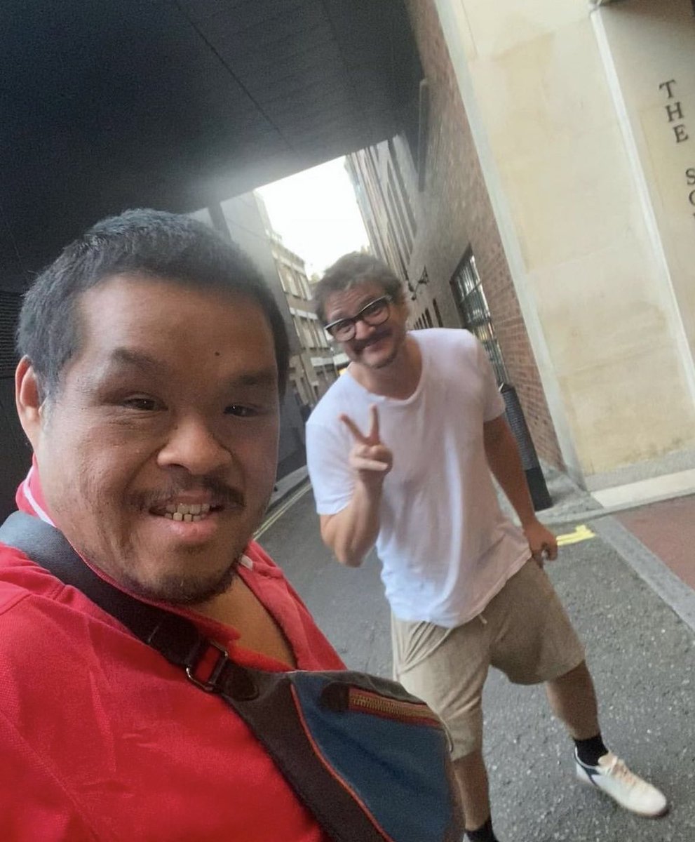 Pedro Pascal News Brasil tweet media