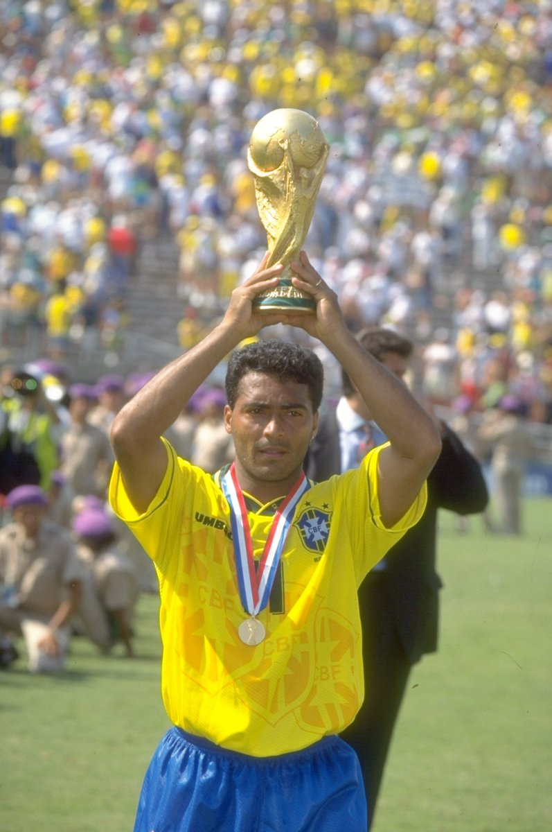 VSportsTM's tweet photo. - Periodista: "¿Te preocupa la imagen que dejaste en el último partido?".

- Romario: "Los que tienen que preocuparse por la imagen son los que hacen televisores. Yo ya hice 700 goles". https://t.co/hb7v04l9xz