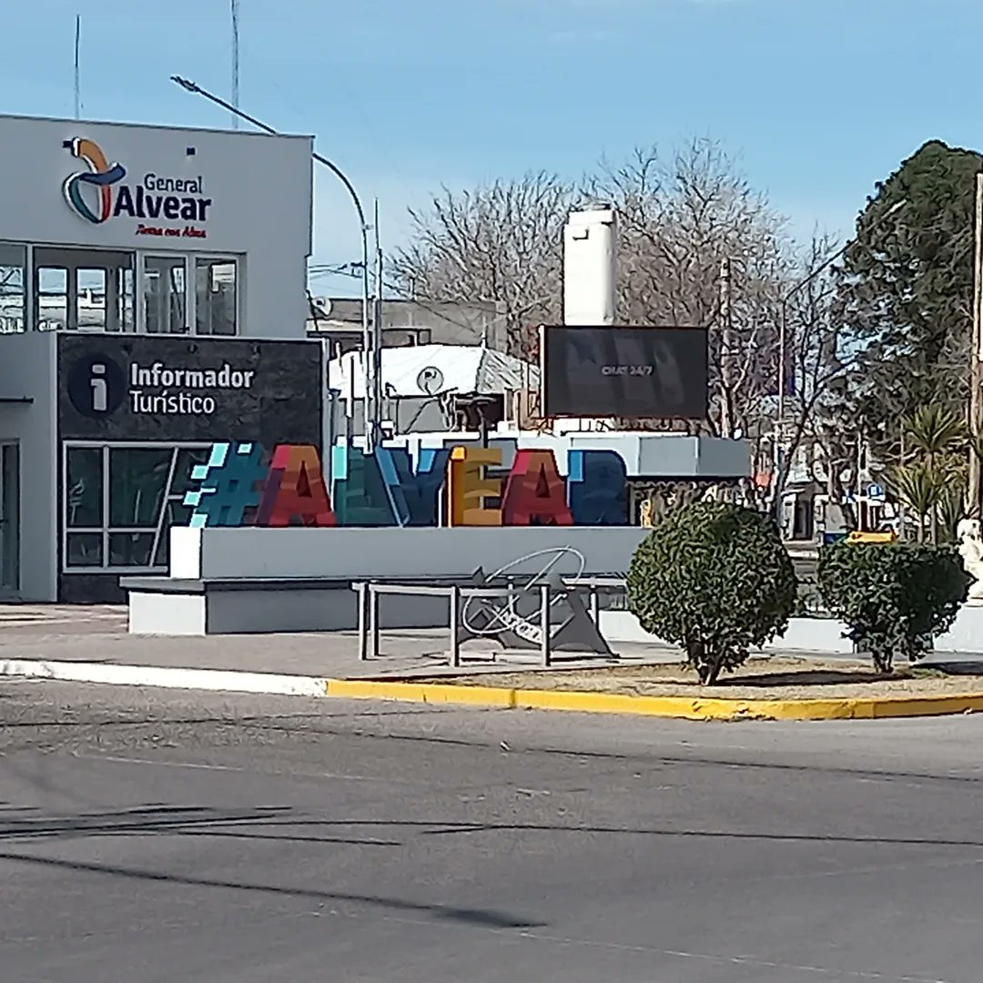 PatryCereso's tweet photo. Feliz Aniversario #GeneralAlvear.!! Felices 109 años..!!

#DesarrolloTerritorial_UNCuyo
#Áreadevinculación #uncuyo #aniversario #Mendoza https://t.co/srKm5M1hal