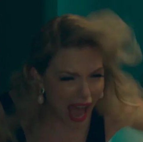 tmhllor's tweet photo. meu deus EU NAO AGUENTO MAIS HAYLOR NA MINHA FY FALANDO QUE VAI VIR STYLE FT HARRY STYLES CALA A BOCA PRAGA https://t.co/KwEXCsMl7S