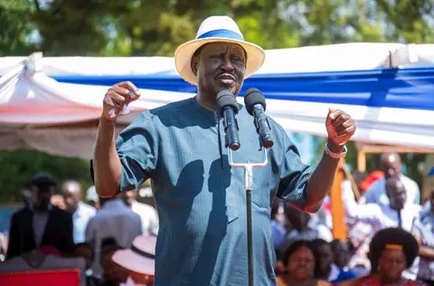 AzimioQueen's tweet photo. Rt. Hon. @RailaOdinga at a requiem mass of William Amulele, Brian Oniango and Benjamin Imbi Miya who were killed by the police during the protest. The Mass was held in Lwanda Vihiga County.

@AzimioTv @ongwen @Laktar @WinnieOdinga https://t.co/YYafkoSpSU