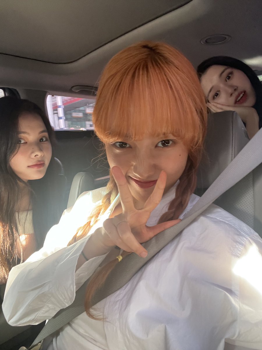 Prettiest girls 🦄🌱🦊 <a href="/WekiMeki/">WekiMeki 위키미키</a> #위키미키 #WekiMeki Rina, Sei and Elly