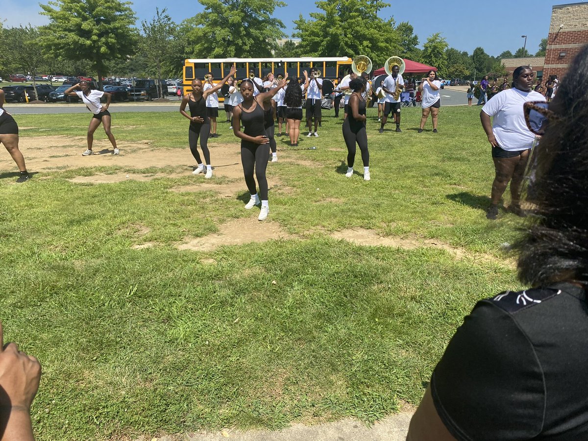 LDMcDade's tweet photo. Thank you @PWCCF for hosting the Back to School Community Event supporting @PWCSNews students & families. There are a wealth of resources available including back to school supplies. Special thank you to @FHSPRINCSMITH for hosting @FreedomHS_PWCS. Schools starts August 21st! 📚✏️🍎🚌