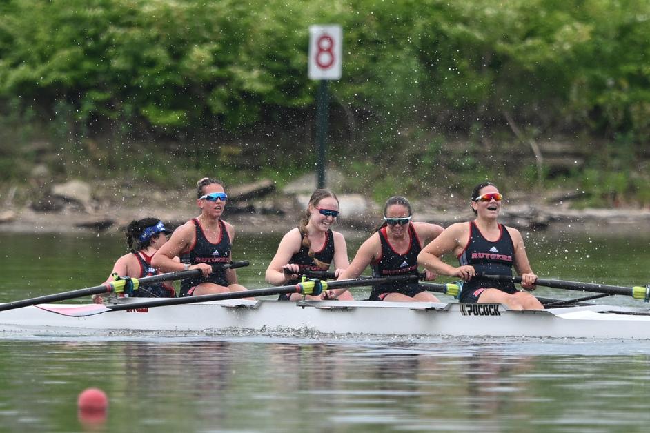 RUAthletics's tweet photo. #ScarletSpotlight: @RutgersWRowing
π£ββοΈ 3rd Varsity 4 wins B1G Championship race
π£ββοΈ 15th at NCAA Championships
π£ββοΈ Grieder, Heideveld win U23 Worlds
π£ββοΈ 18 CRCA Scholar Athlete honors
#yeaRinReview https://t.co/dLK3HrKLcZ