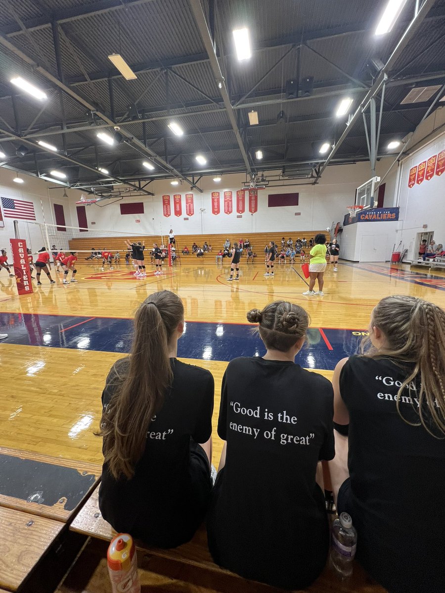 GoGHSVolleyball's tweet photo. Good morning from Purcell Marian HS! JVB won 2-0 and JVA is up 7-0 in the first set. Varsity will play around 2! https://t.co/rc9ctMhHlz