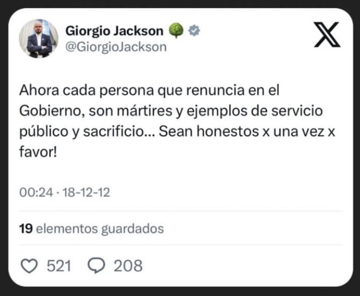 Exacto <a href="/GiorgioJackson/">Giorgio Jackson</a> no eres un mártir, menos un ejemplo de servicio público y sacrificio y menos fue un acto de nobleza tú renuncia. 
Tu presencia en la política es insostenible, eres despreciable para el pueblo de Chile.
#RenunciaParedes #DevuelvanLaPlata