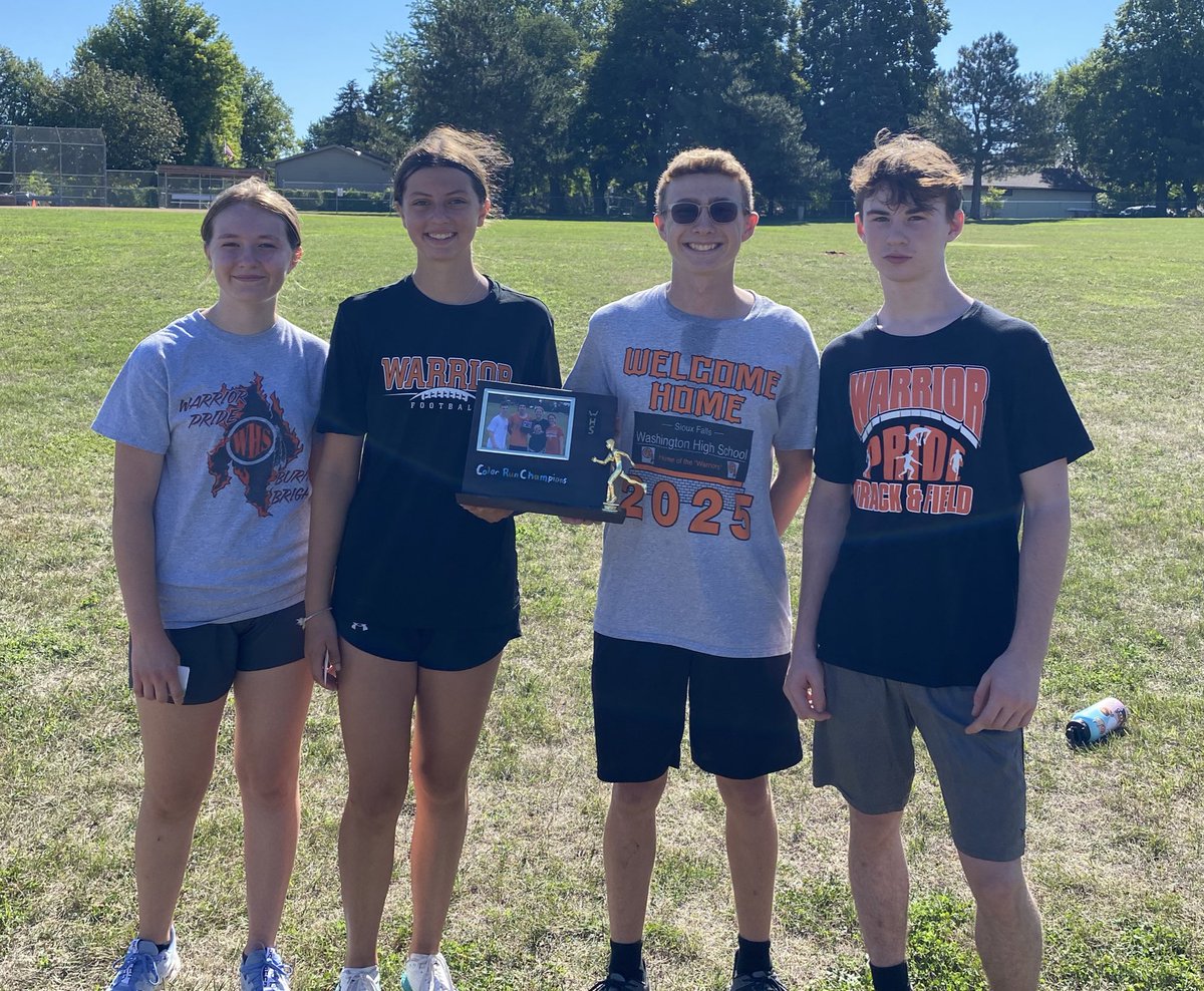 SFWashington_xc's tweet photo. A great first few days of practice highlighted by our annual color cone game.  

This year’s champions-
Boys: R. Williams/K. Klein
Girls: S. Knutson/X. Gurath https://t.co/fXoUbv7fT8