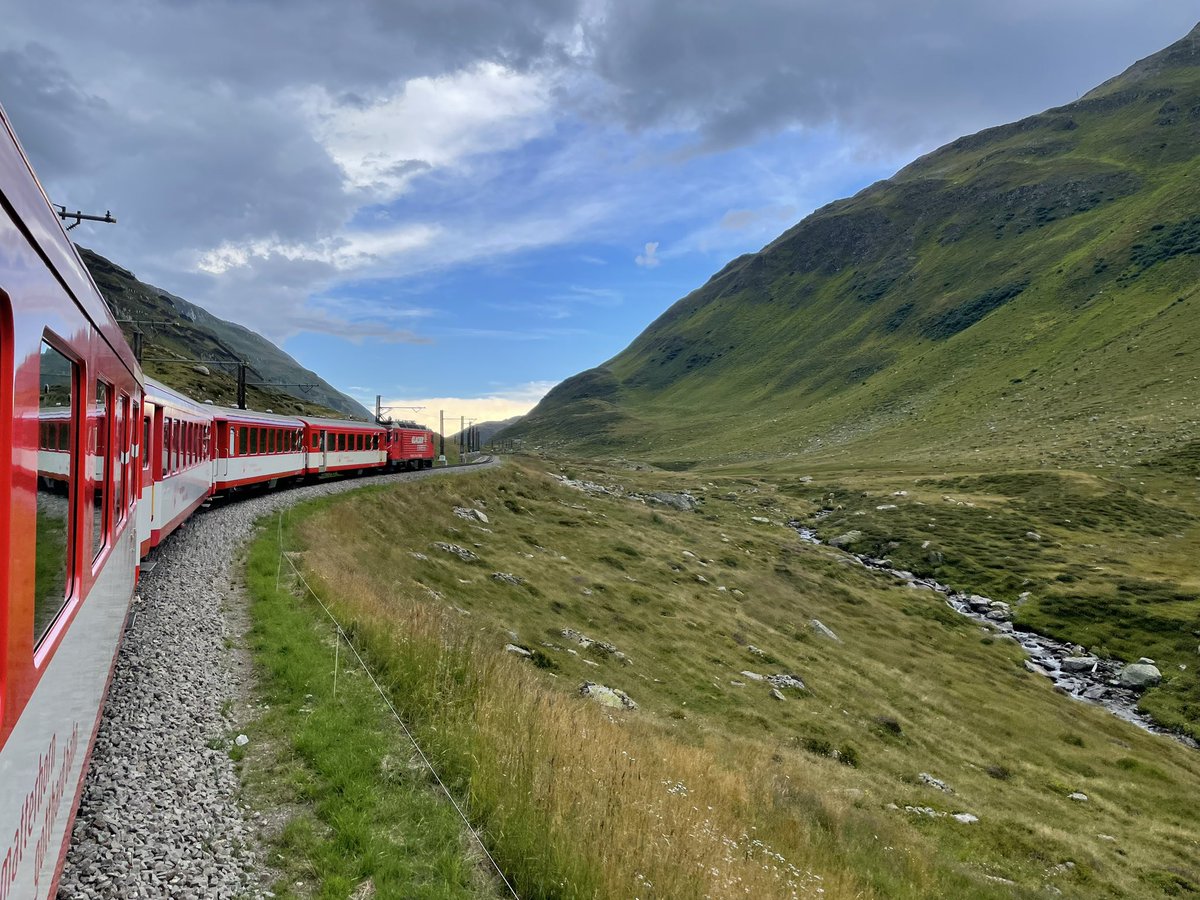 NiklasHoth's tweet photo. Der letzte Sommer mit #FensterAuf am Oberalppass 😢 https://t.co/eFl5yU0AoU