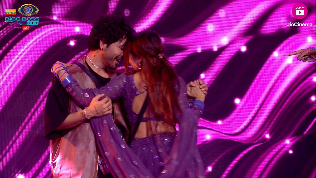 HotstarReality's tweet photo. Dheeme dheeme chadhega Saturday ka suroor! 

Tony Kakkar aur Asees Kaur in the BB house will make you groove!💃🏻🎶

Keep watching the #BBOTT2 24 hours live feed on #JioCinema for free!

https://t.co/Nfmj7B7MFL

#BBOTT2onJioCinema #BiggBossOTT2 #AseesKaur #TonyKakkar https://t.co/5AgLSZgwqf