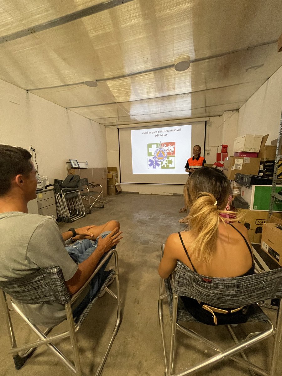 📚Esta tarde estamos realizando una formación a nuevos voluntarios de la Agrupación.

#proteccioncivil #proteccioncivilcincamedio