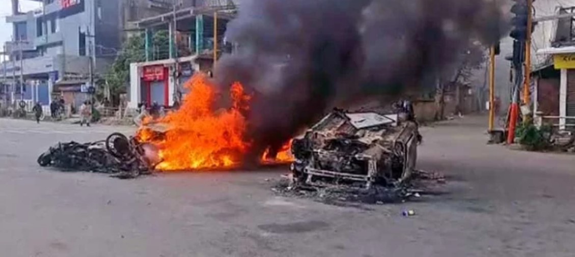 delhimeitei's tweet photo. 📢📢📢📢‼️‼️The diverse non-Meitei groups residing in the cosmopolitan town of Moreh are facing severe and relentless extortion and threats from the Kuki militant groups.

Approximately two months ago, these Kuki militants demanded a sum of 600,000 rupees from the various communities such as Biharis, Bengalis, Gorkhas, etc. The community members somehow managed to gather 300,000 rupees and sent it to the militants.

Now, after the passage of two months, the Kuki militants have once again summoned a meeting with the leaders of all these communities at approximately 8 a.m., seeking the remaining amount.

Today, at around 10 a.m., they returned and demanded the outstanding 300,000 rupees. They resorted to brandishing firearms and physically assaulting individuals as well.

Given the current dire economic circumstances faced by these communities, it is utterly impossible for them to fulfill this demand.

#KukisAttackIndians
#BengalisAttackedInManipur
#KukiExtortionist
#Manipur
#NRC