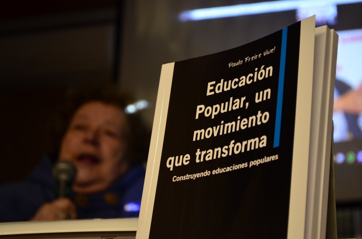 CamiloAlvarezLo's tweet photo. Gracias a todo/as lo/as que desafiando al frío de agosto se acercaron a esta presentación. La necesidad de seguir insistiendo en construir desde abajo el mundo nuevo que tenemos en nuestros corazones
@AlforjaRed 
@cubacmlk 
@CEAAL2 
#NoraCastro
#BibliotecaMorosoli
#OscarJara https://t.co/zB2y9Gzwyz