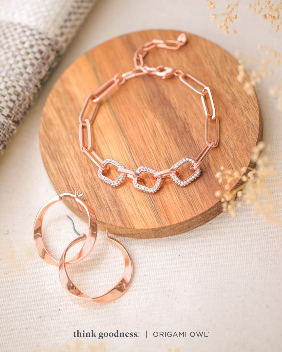 suzyemre's tweet photo. It may not feel like fall outside, but I can wear my fall collection items anytime!!! A beautiful collection. I'm loving the warm colors!
https://t.co/nA4627lft6
#ThinkGoodness #OrigamiOwl #FallCollection https://t.co/7MdRs4rzfp