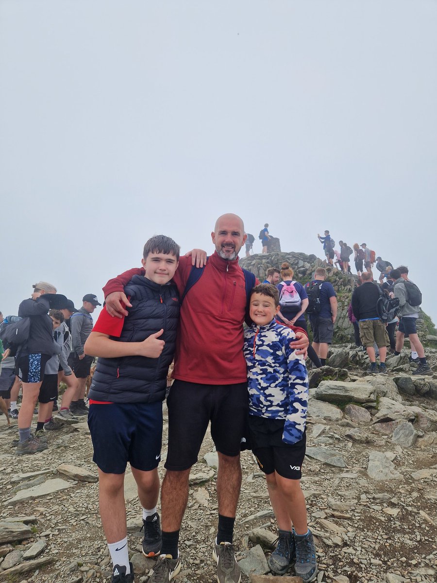 NEvans01's tweet photo. Our challenge this summer was to climb Snowdon, Sam &amp; Hari smashed it! Very proud of them both 🙌🏻⛰️😊👏🏼
@IDS3to18 
@Phip_Primary 
@MrWestermanIDS https://t.co/CeDcJxCVGM