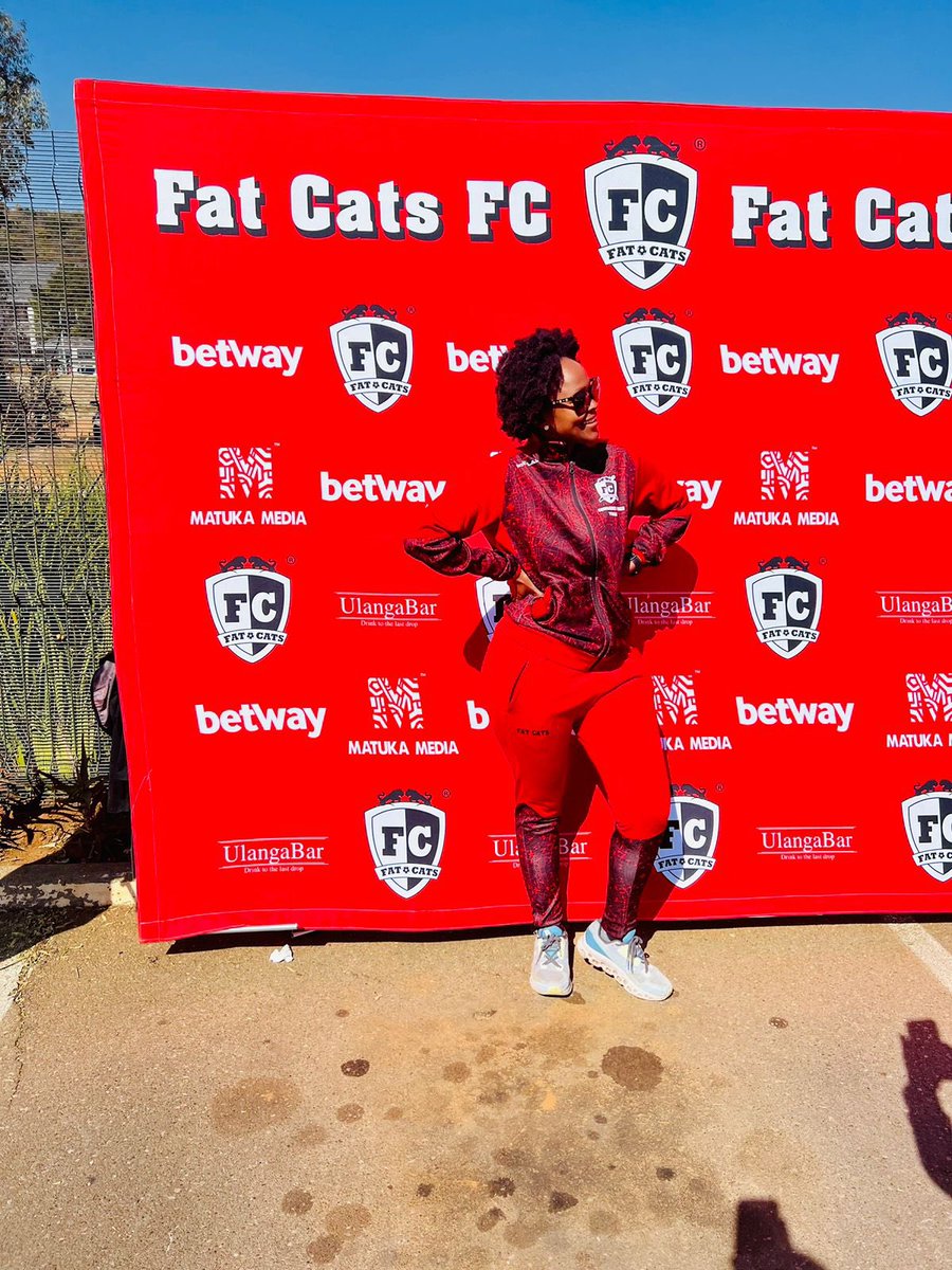 Tellithabi's tweet image. 33km conquered at Eyethu Race 🏃🏽‍♀️🏃🏽‍♀️🏃🏽‍♀️. Akere some of us are over achievers 😅😅 
#RunningWithSoleAC 
#FetchYourBody2023 
#fatcatsac