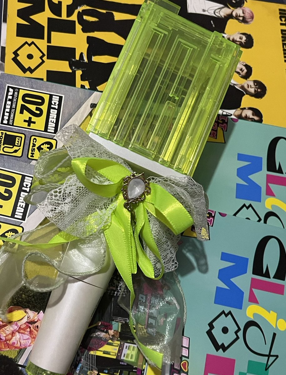 mrklnctlee's tweet photo. hi, I really need help and this really hard for me to do this again I decided to sell all my merch for $100 really need funds for my dialysis this week and can’t afford my medication right now that’s why I’m trying to sell my precious things even it’s difficult bcs I treasure + https://t.co/rZHTkc8GXC