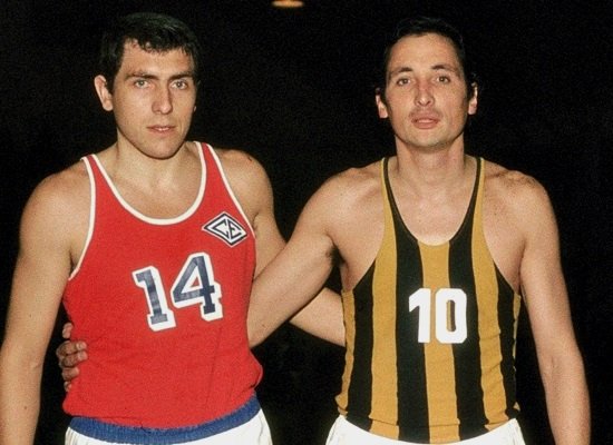 NicoFernandezBB's tweet photo. 📅😇 #UnDíaComoHoy 12/8/2000, murió el bahiense Alberto Pedro #Cabrera, uno de los más grandes basquetbolistas argentinos. El "Beto" fue símbolo de @CEstudiantes_BB y la Selección y conformó un mítico tridente en los equipos de Bahía y Provincia con "Lito" #Fruet y #DeLizaso 🏀🇦🇷 https://t.co/FY3pt7uBCc