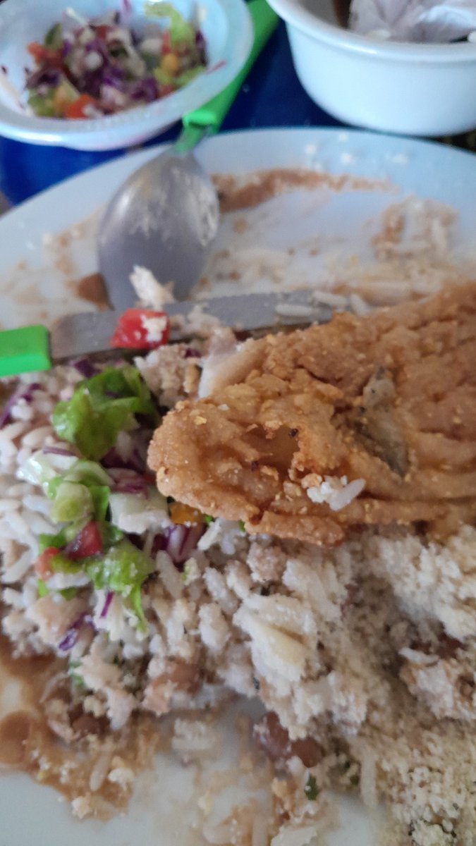 netoazevedo's tweet photo. Melhor peixe frito de Belém
Box da Lúcia no #Veropa
Muito bom uma delícia 😋 https://t.co/n9blTlc0Db