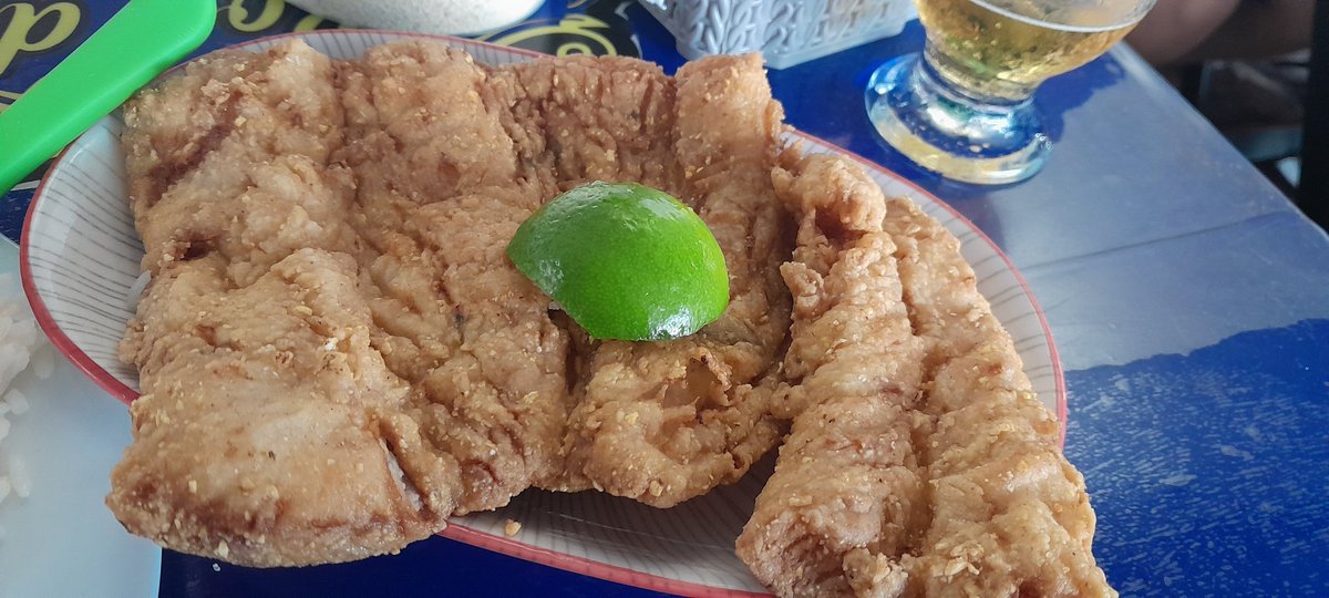 netoazevedo's tweet photo. Melhor peixe frito de Belém
Box da Lúcia no #Veropa
Muito bom uma delícia 😋 https://t.co/n9blTlc0Db