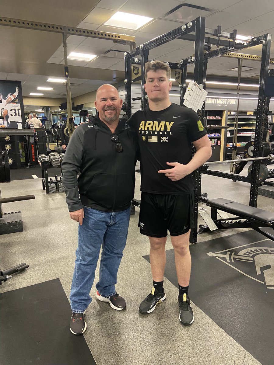 johnnywilk_john's tweet photo. Happy Birthday to my #1 son @cooperwilk2 ...the Big 19...we are so proud of you...enjoy your day and continue on your path to greatness. 💯 #Coopwilk  #HappyBirthday   1️⃣9️⃣🎂 https://t.co/alYC3bfCun