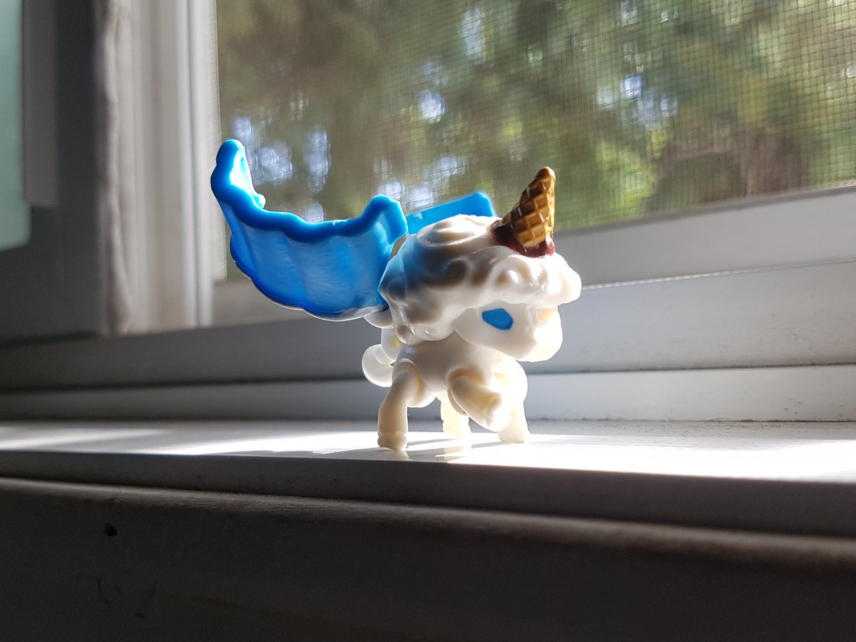 TheLocalBard's tweet photo. Good morning!  Grab yourself some coffee!

#Transformers #Botbots #Toyfinity #Glyos #SnailShellStudio #ArgidaeGirlBee04R #BigFirebirdToy #ThunderLight @wozhike @Phoenix_BFB https://t.co/QQJBJCVyhf