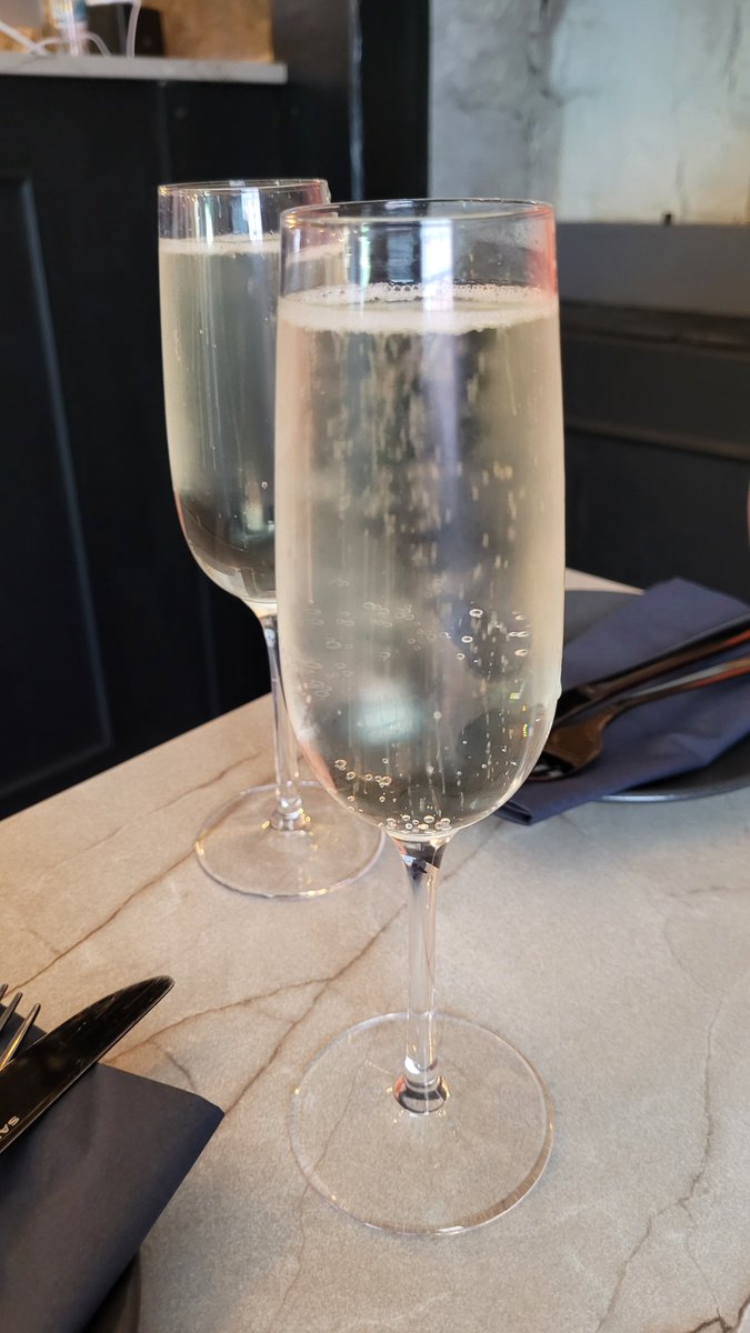MrKeithAtherton's tweet photo. #100DaysOfSelfCare days 89/100:
It's been "one of those weeks" but I've just finished work and can now relax! #TheWeekendStartsHere 🕺
What self-care does your weekend involve?
#MentalHealthAwareness #SelfCare https://t.co/1pm16KJodW
