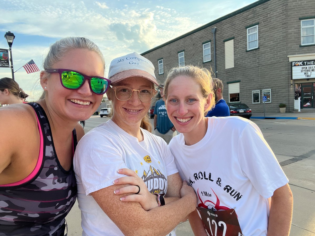 ANGIE_ROSE05's tweet photo. Started my morning off at the 10th Annual CEB 100th Meridian 10k and 5k. Lots of fun and lots of success! It was fun to run the streets of my old stomping grounds! #GoHaymakers #BeThere #GoneRunning https://t.co/L57fJ1LyPb
