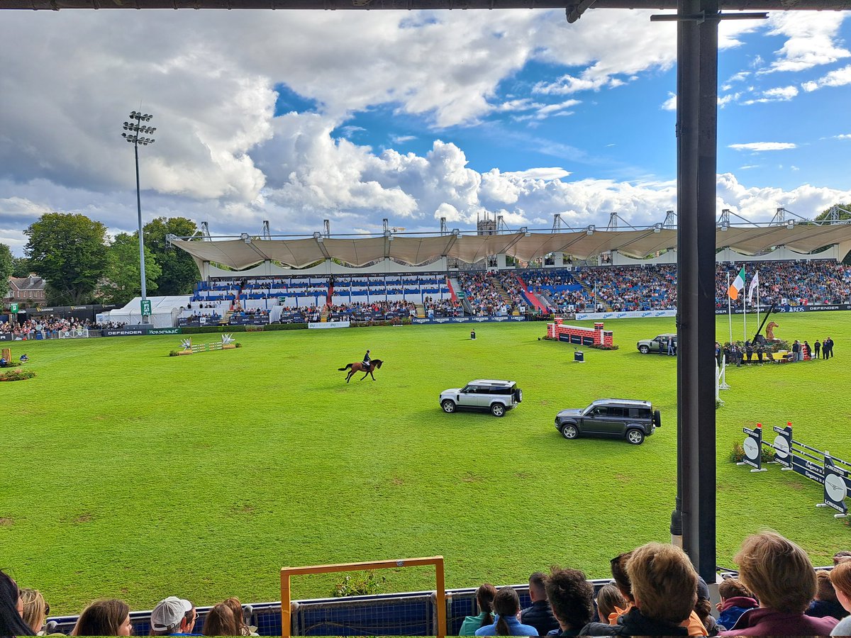 DublinHorseShow's tweet photo. Great excitement in the #RDS Main Arena as the Defender Puissance takes place!
@LandRover_IE #DublinHorseShow #23DHS #landrover #puissance https://t.co/DBh6bjdLJK