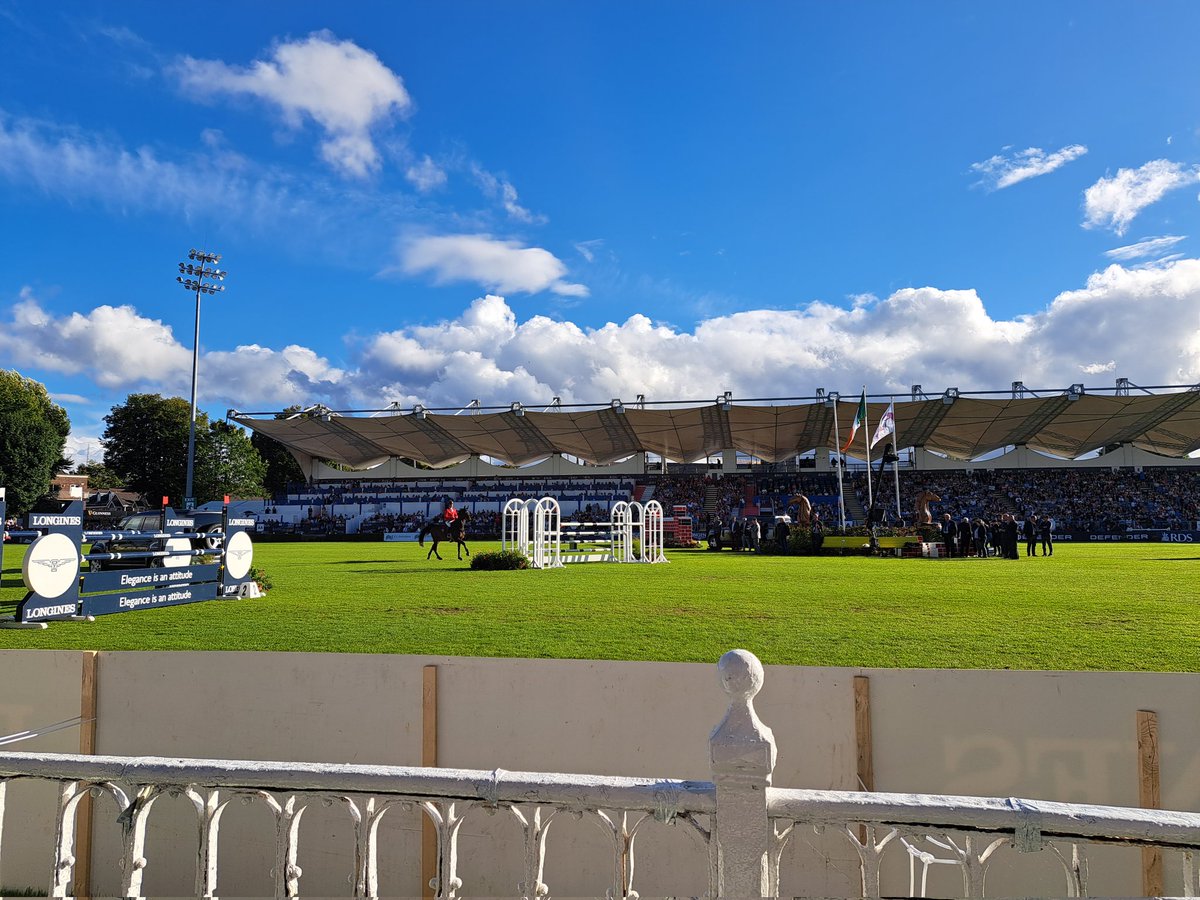 DublinHorseShow's tweet photo. Great excitement in the #RDS Main Arena as the Defender Puissance takes place!
@LandRover_IE #DublinHorseShow #23DHS #landrover #puissance https://t.co/DBh6bjdLJK