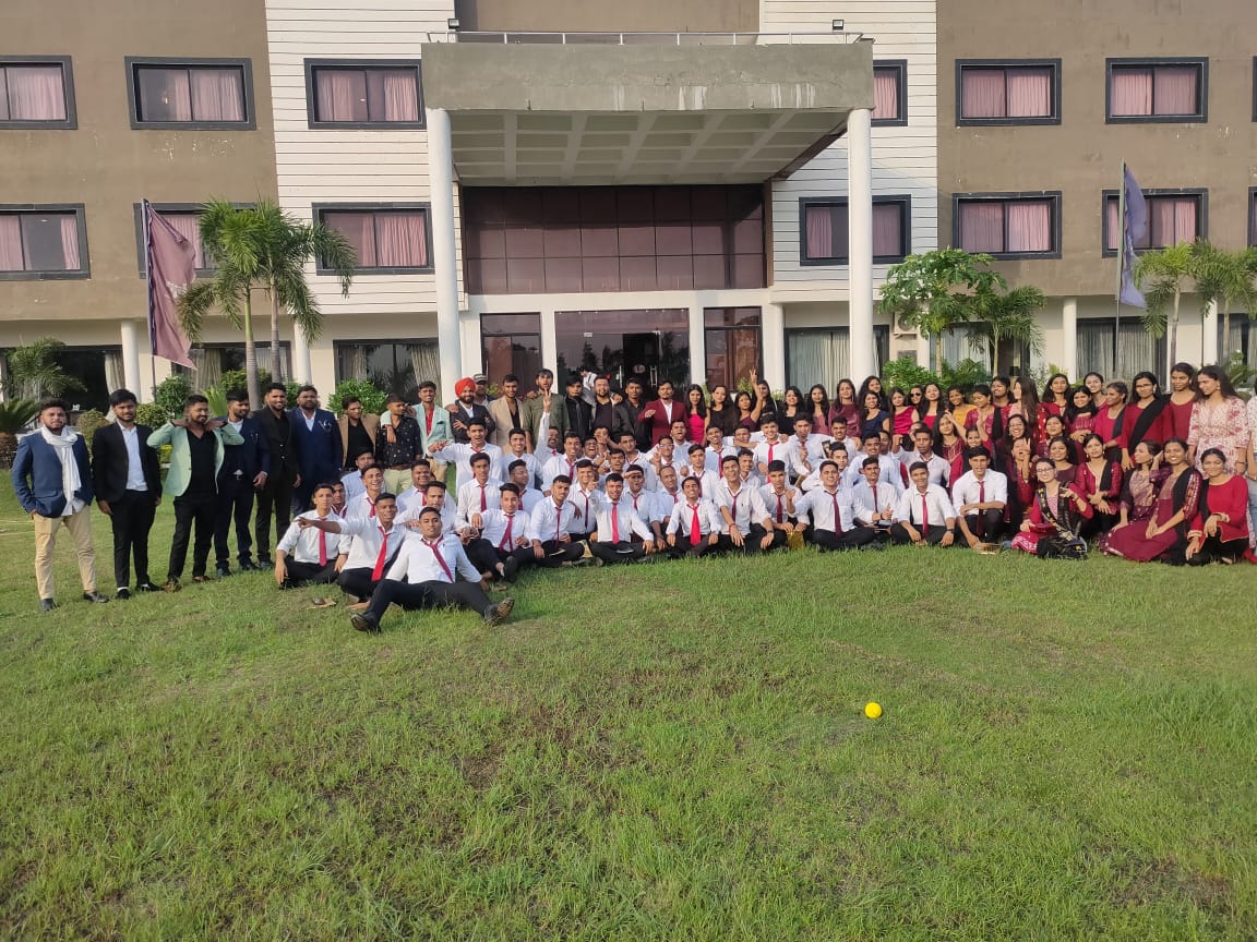 Vetrewa's tweet photo. PARICHAY, Fresher party organised by batch 2020 for juniors of batch 2021.
All juniors and seniors enjoyed the party and had a blast . https://t.co/ZTxKJJqQtq