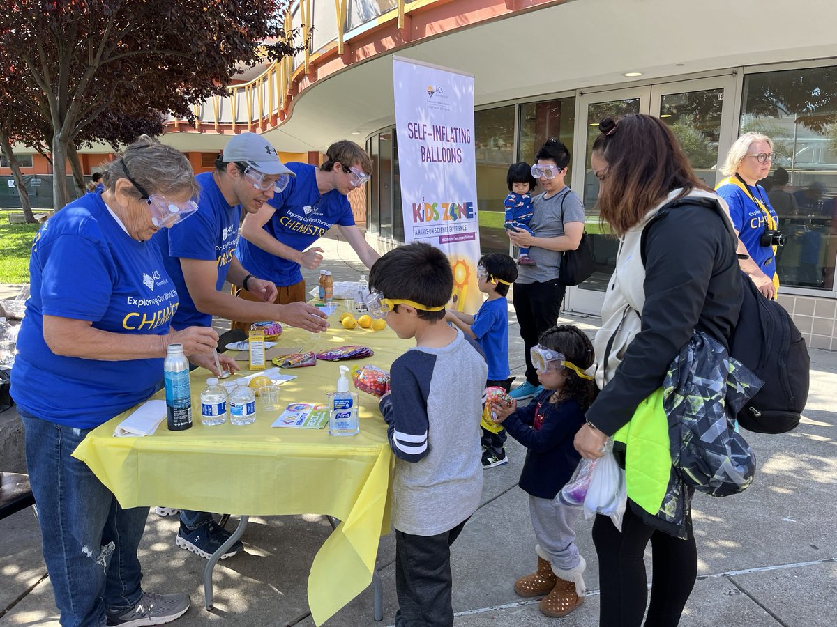 AmerChemSociety's tweet photo. #ACSKidsZone is underway at @creativitykids. Stop by for this FREE Family event to learn about the healing power of #chemistry through hands-on science experiments!  We are here until 1PM PDT. https://t.co/kIUZjO2KLq