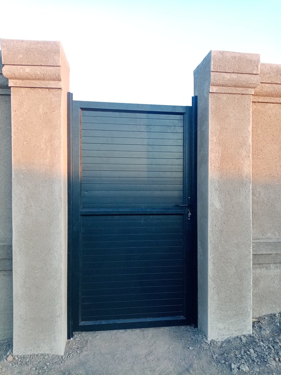 thee_Shapman's tweet photo. Aluminium gates https://t.co/sxqz320AP7
