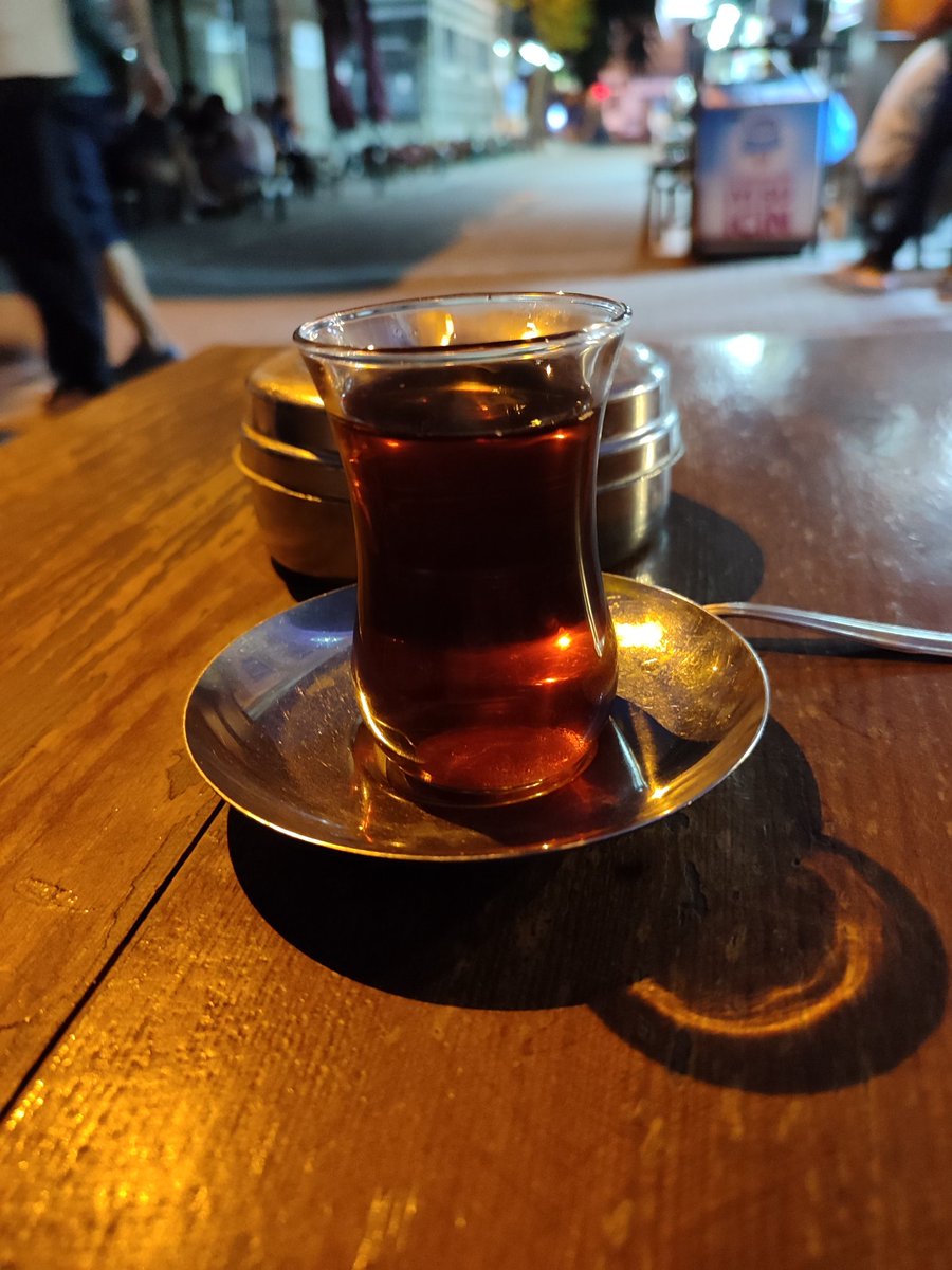 Çay var içersen..