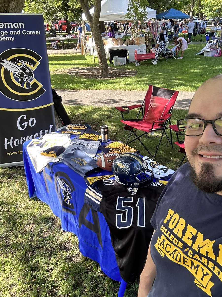 Mr_Escamilla1's tweet photo. More photos from @ForemanHS at our SY24 back to school bash @network14cps Great time! #ForemanPRIDE https://t.co/9nMLPUEtDi