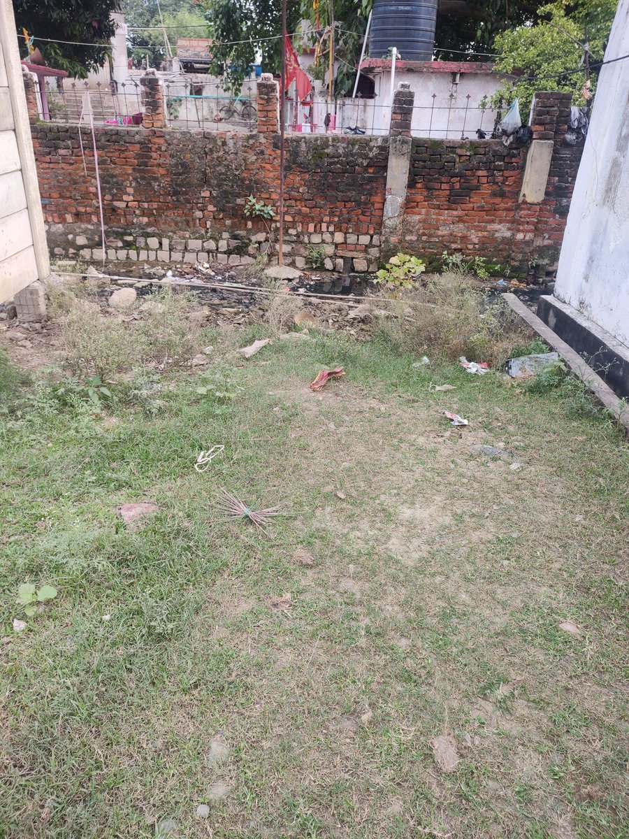 vivek0160's tweet photo. @CMOfficeUP @drnarottammisra @BJP4MP  bataiye kya kare ham log ham toh na hi koi fayda lete hai aap logo se na hi kuch sirf vote aur tax dete hai fir bhi hamare yaha na road bani hai na hi naali ki suvidha hai.... Kya sirf swarn samaaj keval vote ke liye hi hai... dekhiye photo https://t.co/SEL6AGyVqO