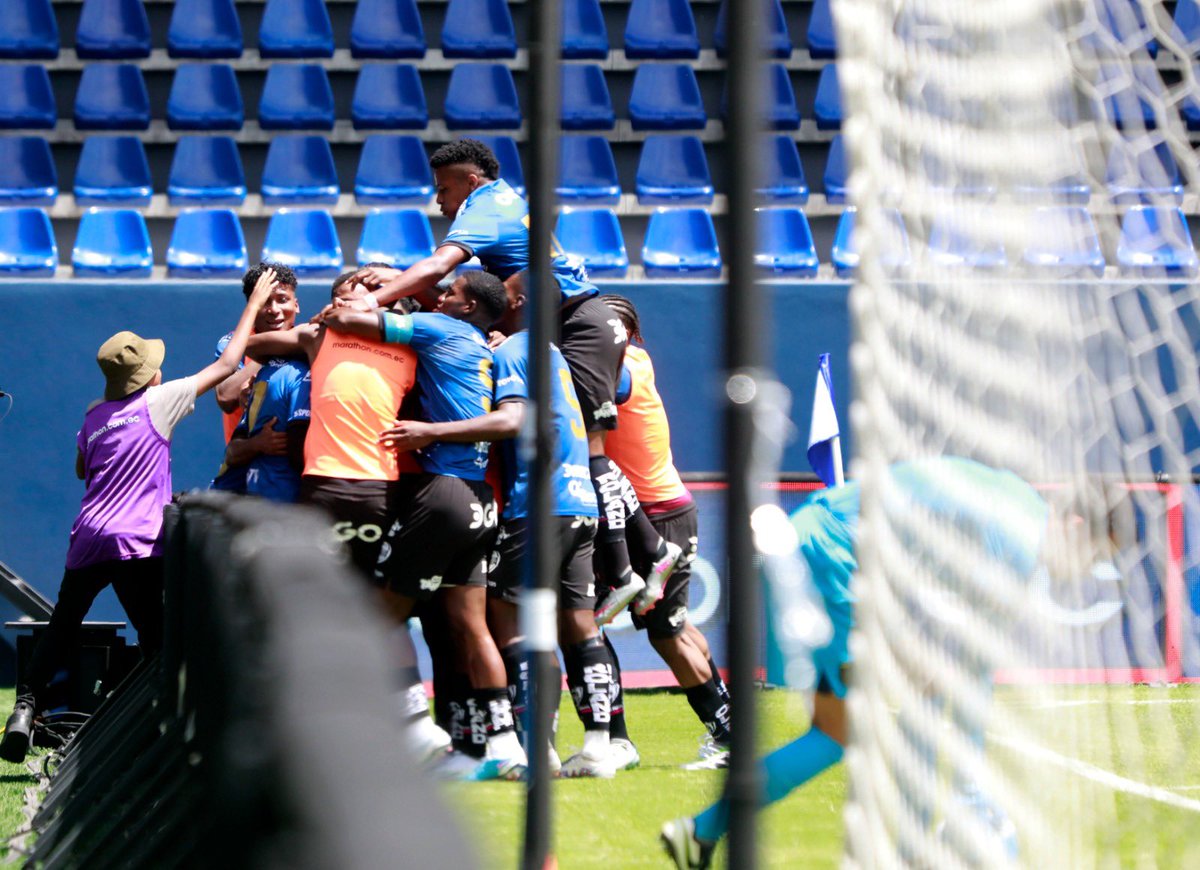 IDV_EC's tweet photo. #IDV Campeón #CopaTangoMDM 23’ https://t.co/fTTdP0EOUT